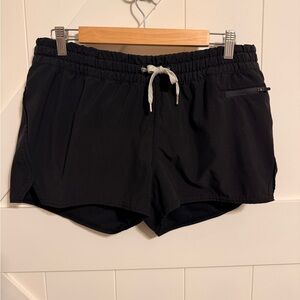 Vuori Black Athletic Women’s Shorts Running Large Lined Gym Activewear